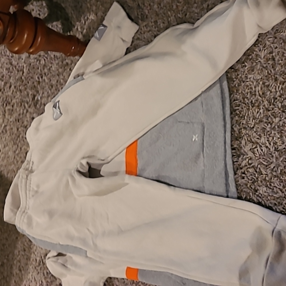 Sweatsuit - Picture 4 of 4